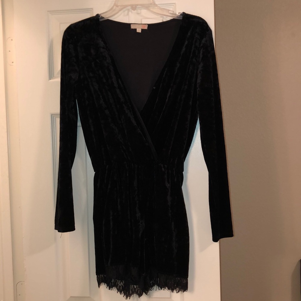 Black long sleeve velvet romper